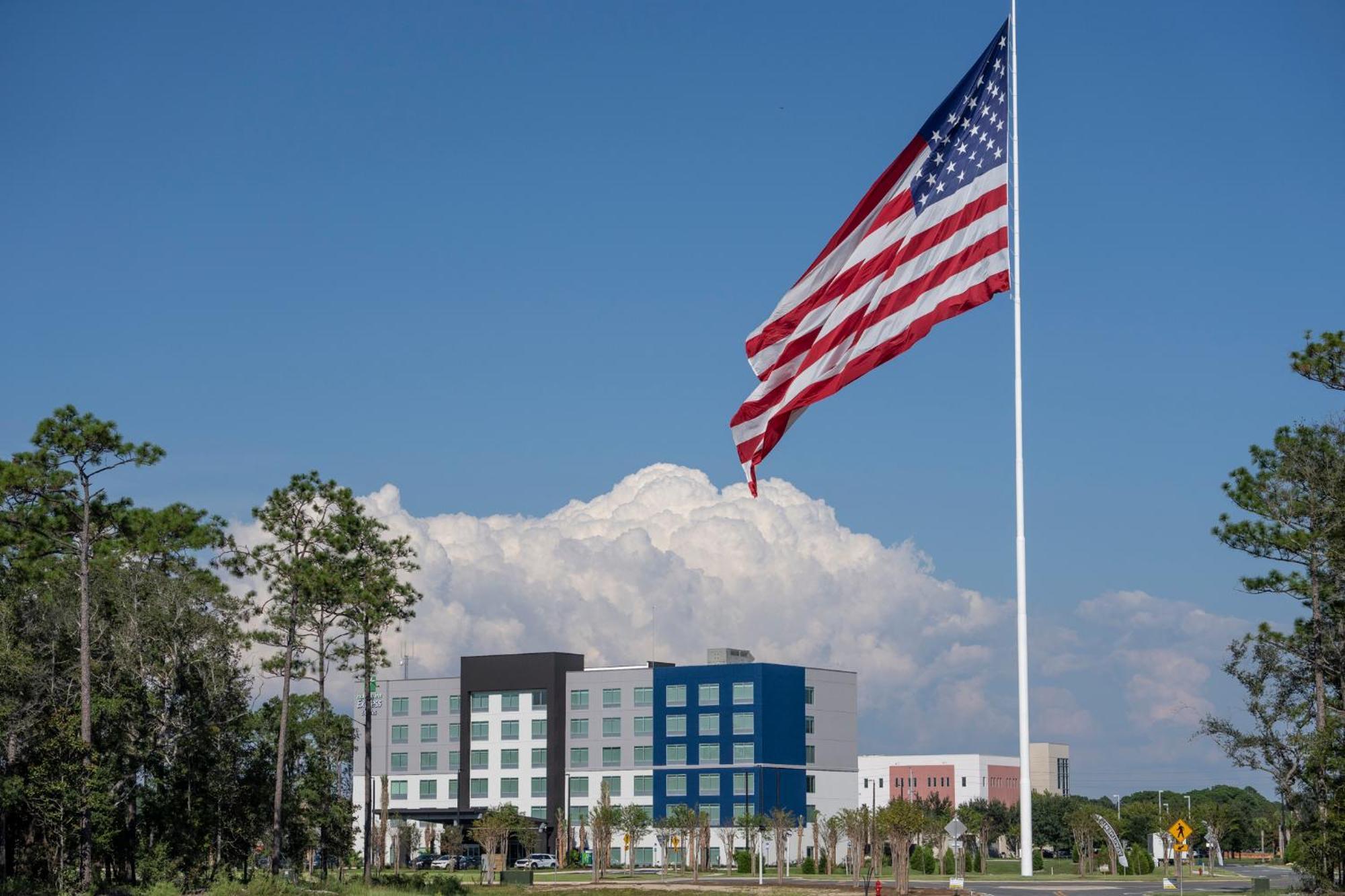 Holiday Inn Express & Suites Fort Walton Beach - Eglin Area By Ihg Экстерьер фото