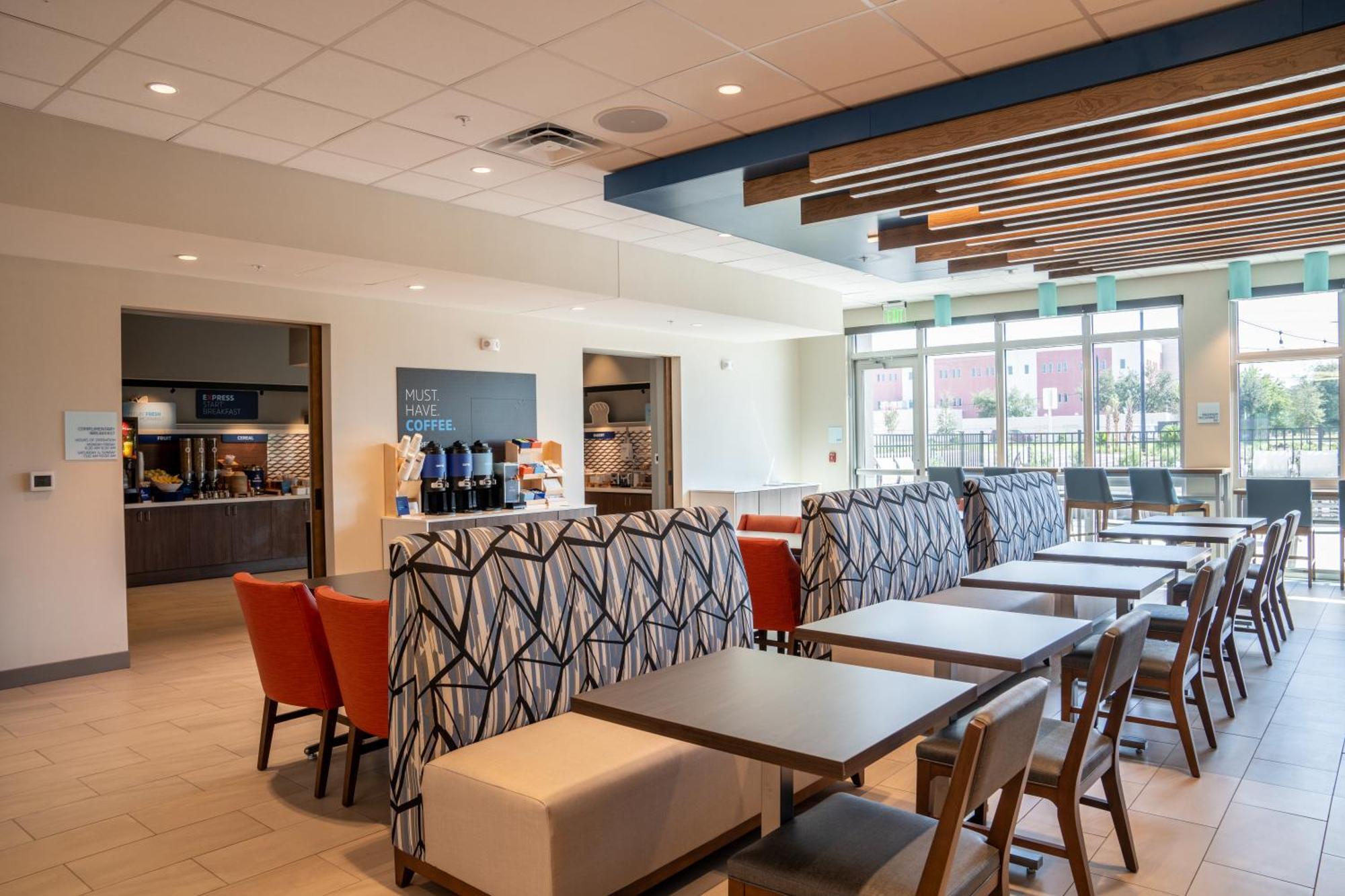 Holiday Inn Express & Suites Fort Walton Beach - Eglin Area By Ihg Экстерьер фото