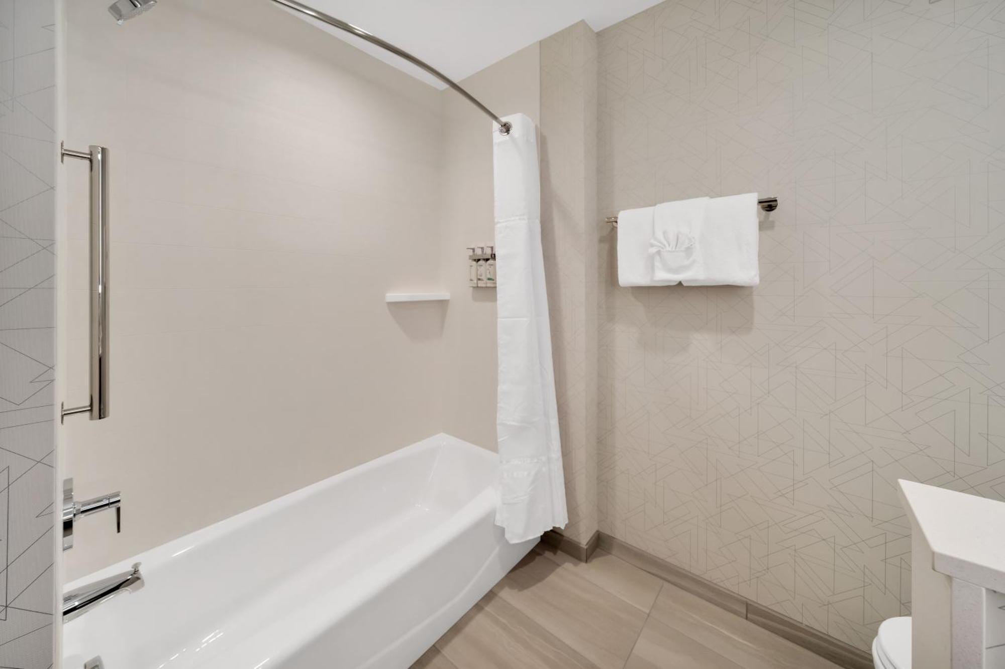 Holiday Inn Express & Suites Fort Walton Beach - Eglin Area By Ihg Экстерьер фото